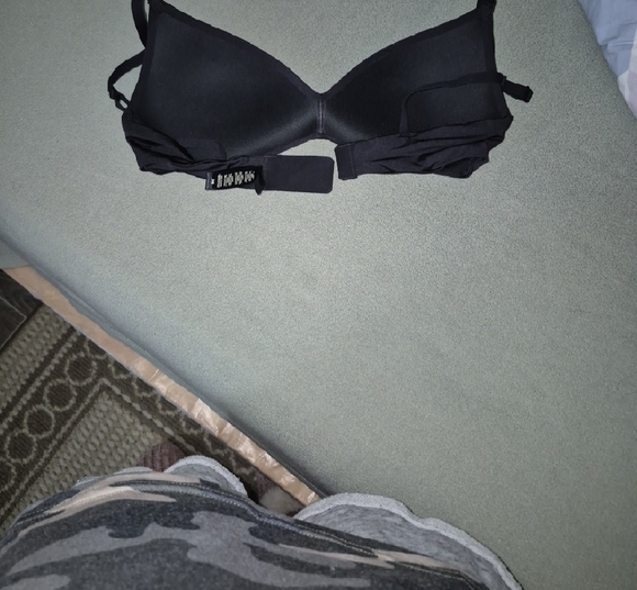 Skims 34B - Picture 4 of 5